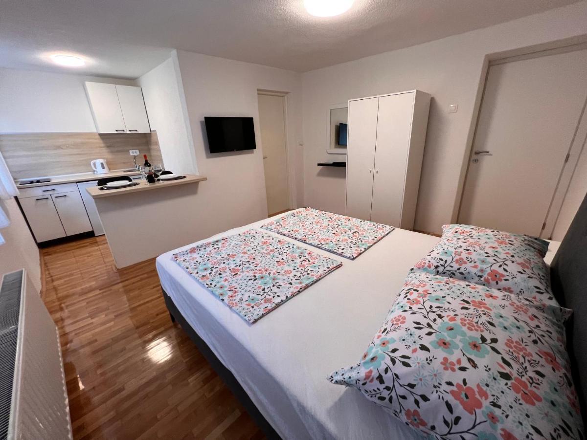 Guest House Kiwi Мостар Екстериор снимка