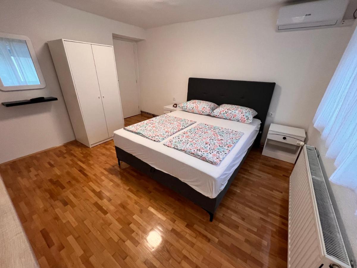 Guest House Kiwi Мостар Екстериор снимка
