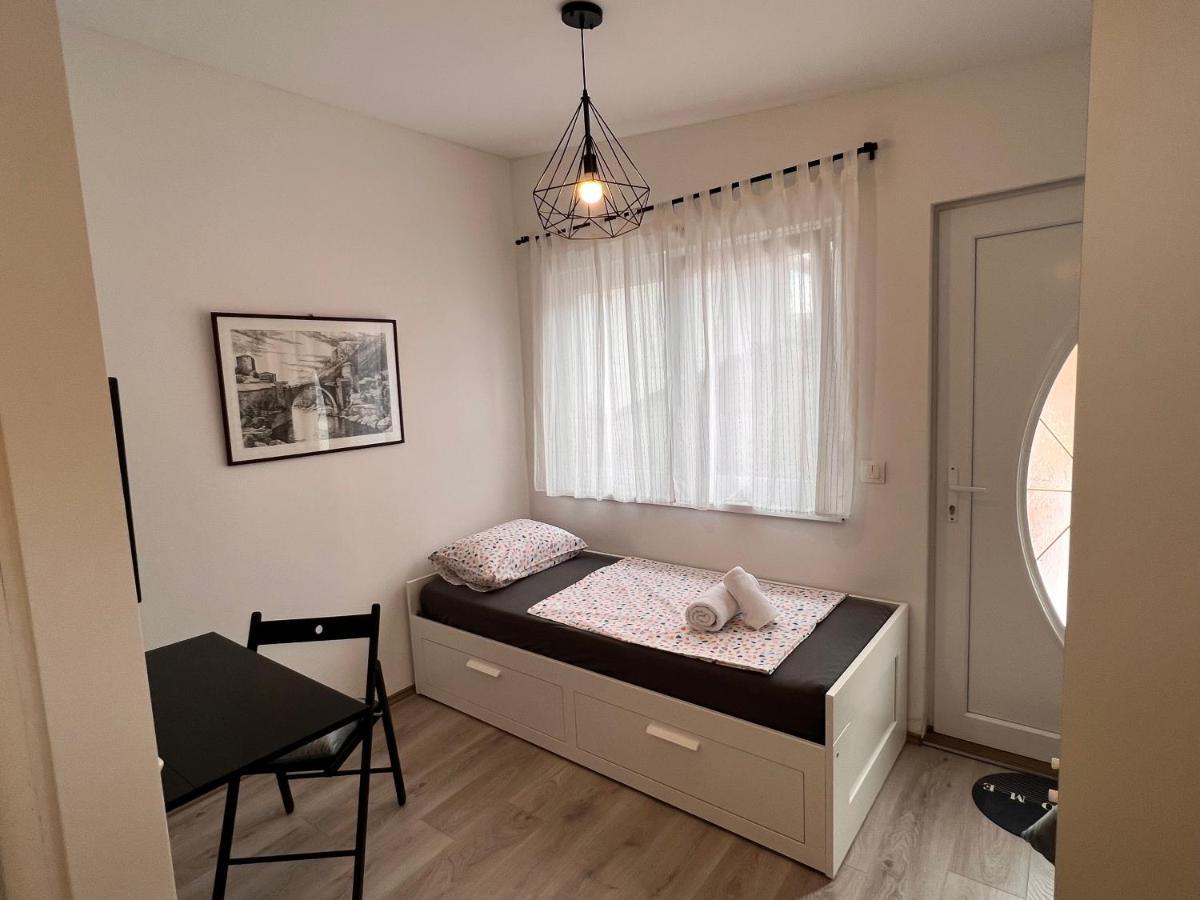 Guest House Kiwi Мостар Екстериор снимка