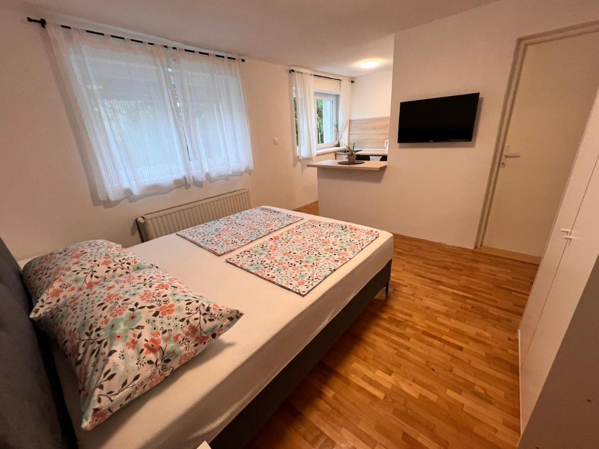 Guest House Kiwi Мостар Екстериор снимка