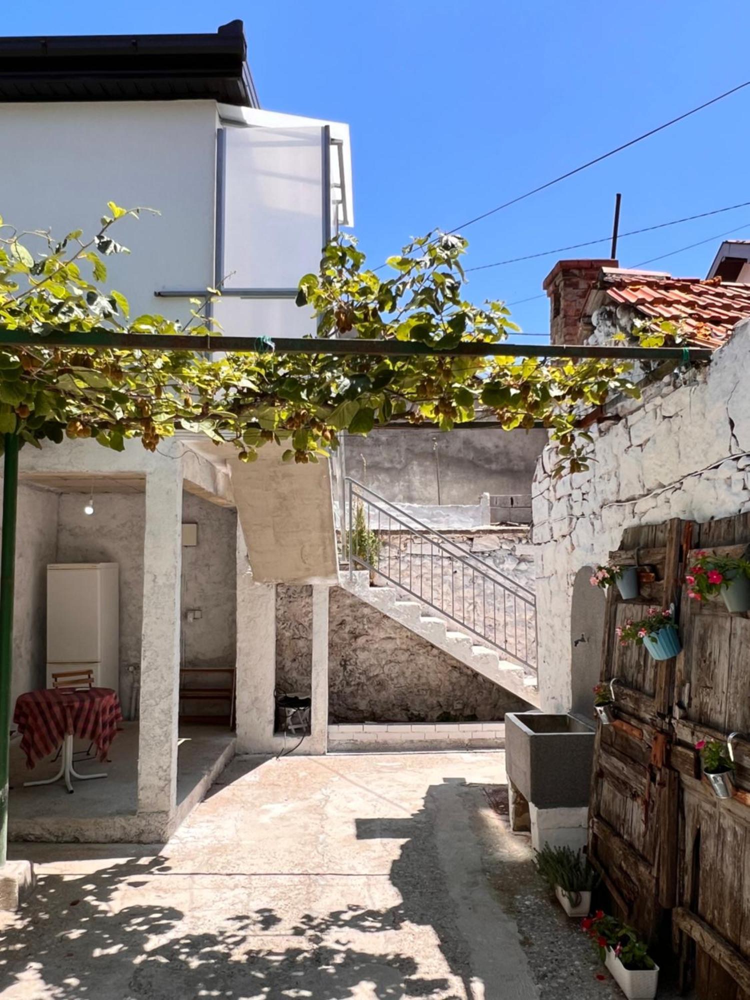 Guest House Kiwi Мостар Екстериор снимка